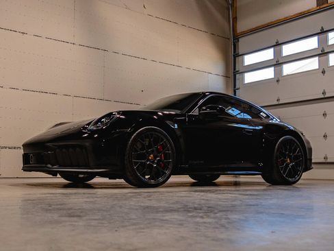 Used 2025 Porsche 911 GTS image 17