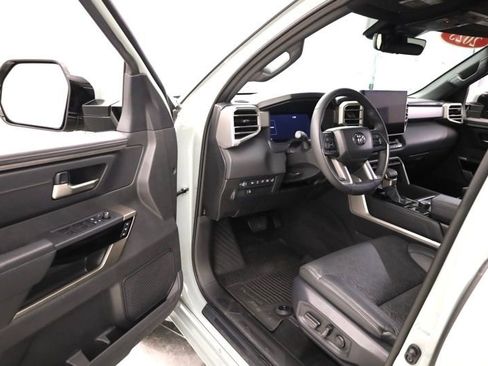 Used 2025 Toyota Tundra Limited image 9