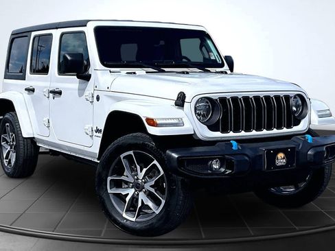 Used 2024 Jeep Wrangler Unlimited AWD/4WD image 22