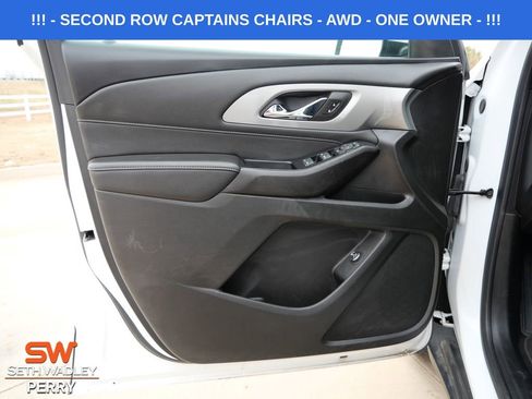 Used 2023 Chevrolet Traverse LT image 18
