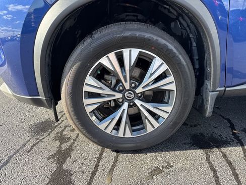 Used 2021 Nissan Rogue SV image 31