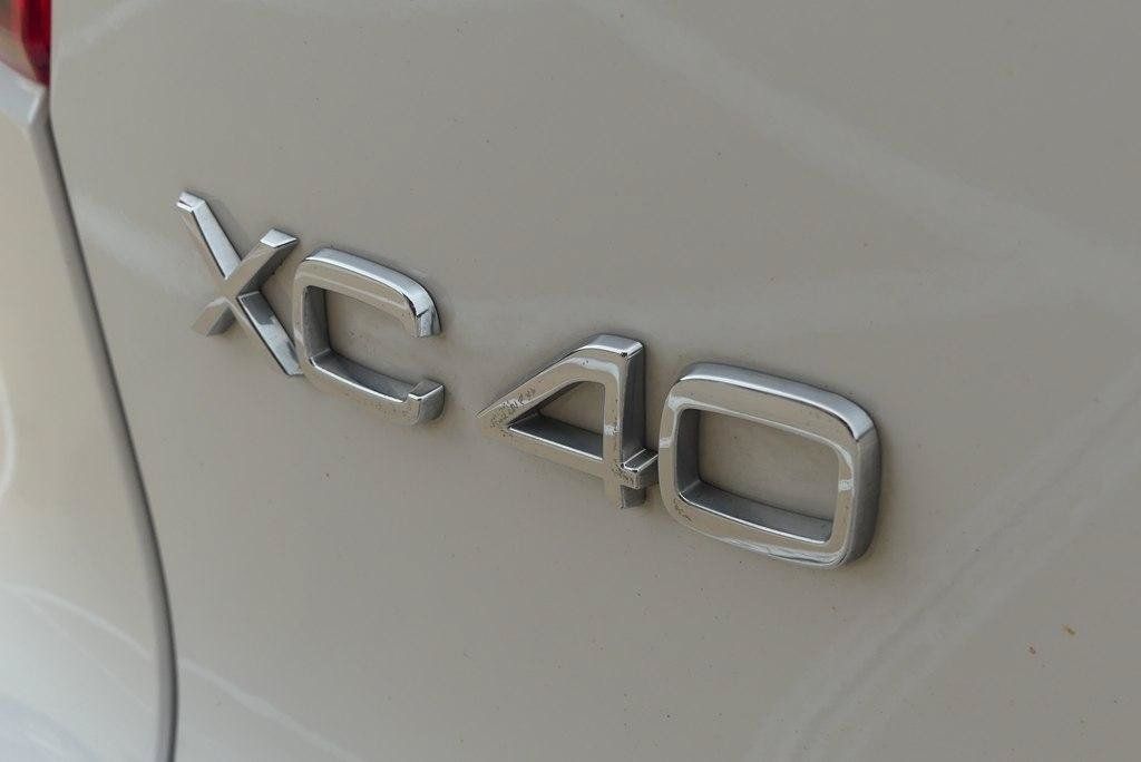 Used 2024 Volvo XC40 B5 Plus AWD/4WD image 41