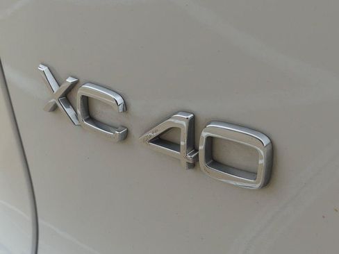 Used 2024 Volvo XC40 B5 Plus AWD/4WD image 41