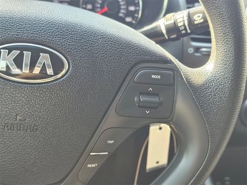 Used 2017 Kia Forte LX image 20