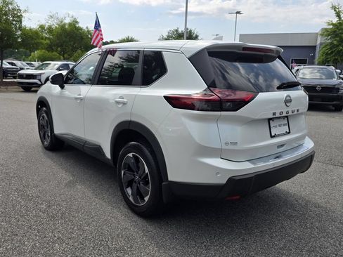 Used 2026 Nissan Rogue SV w/ Cold Weather Package FWD image 3
