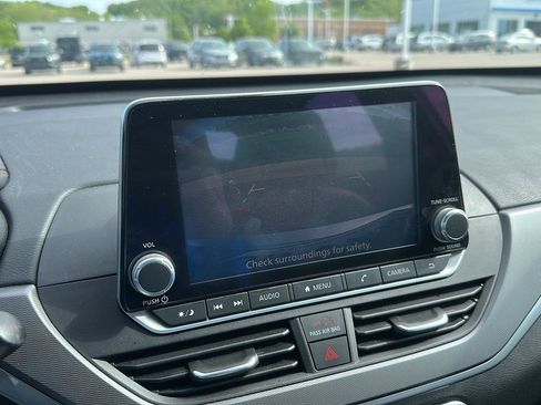 Used 2024 Nissan Altima 2.5 SR FWD image 18