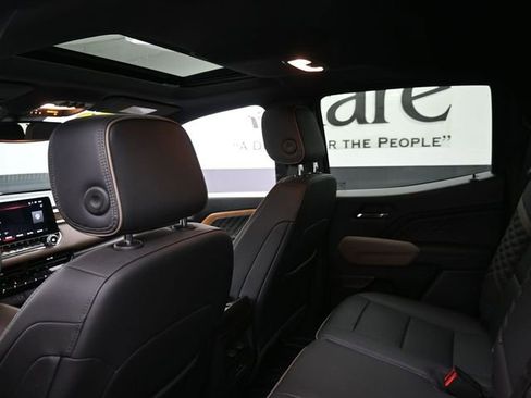 Used 2024 GMC Canyon Denali image 24