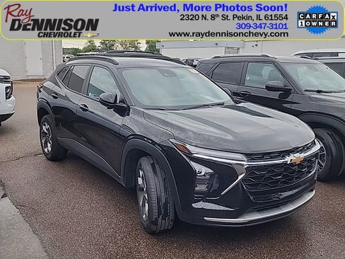 Used 2025 Chevrolet Trax LT w/ LT Convenience Package FWD image 1