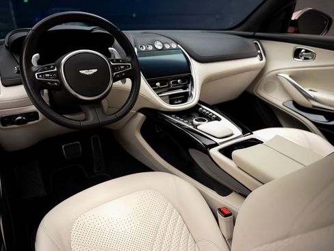 Used 2023 Aston Martin DBX AWD/4WD image 2