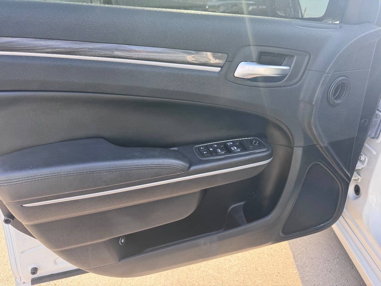Used 2020 Chrysler 300 Touring L w/ Value Package RWD image 14