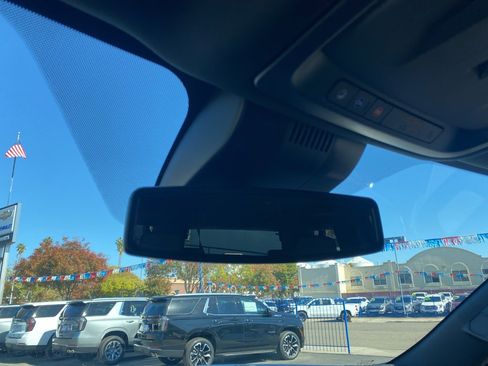 Used 2025 GMC Yukon XL Denali image 39