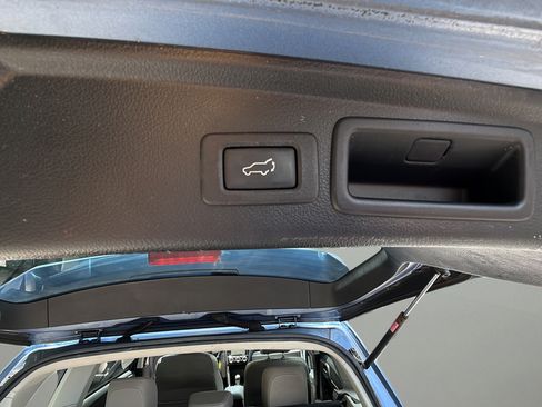 Used 2016 Subaru Forester 2.5i Limited w/ Popular Package #1 AWD/4WD image 18