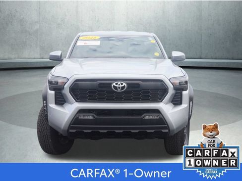 Used 2025 Toyota Tacoma TRD Off-Road AWD/4WD image 2