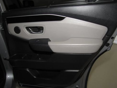 Certified 2024 Honda Pilot EX-L image 18