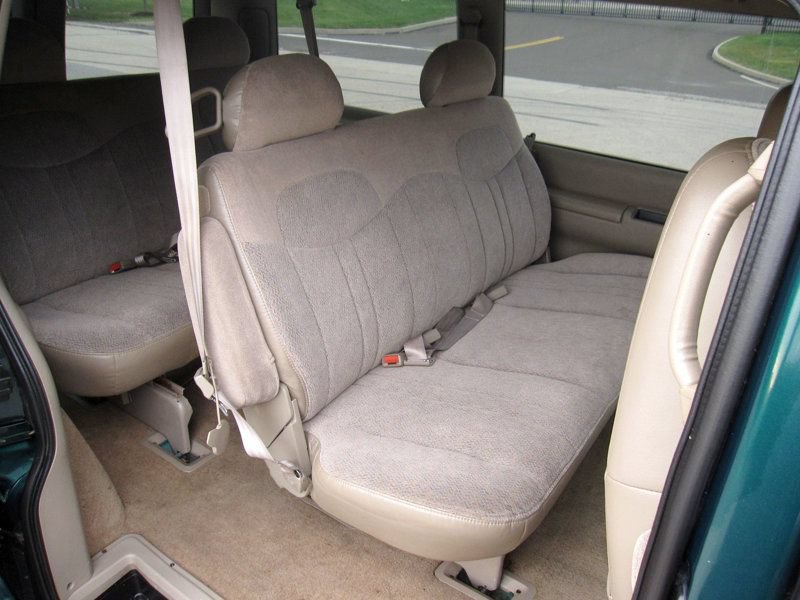 Used 1998 Chevrolet Astro AWD Passenger image 29