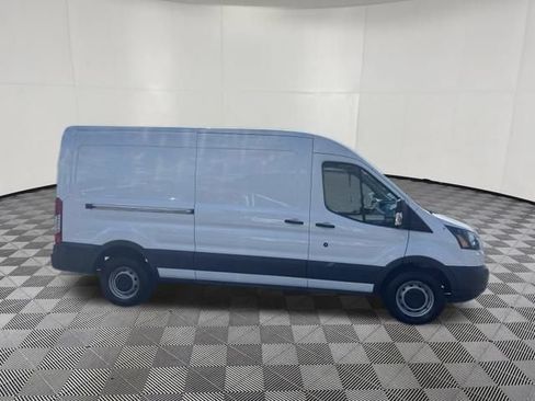 Used 2017 Ford Transit 250 148 Medium Roof RWD image 4