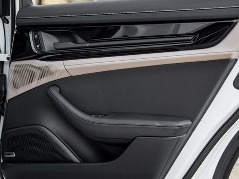 Certified 2025 Porsche Panamera 4 image 37