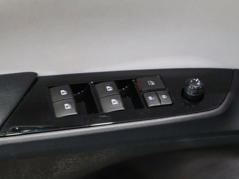 Used 2016 Toyota Prius Two image 18