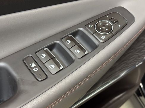 Used 2019 Hyundai Santa Fe Limited image 9