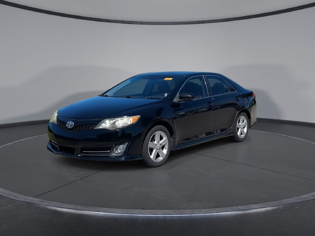 Used 2014 Toyota Camry SE FWD image 4