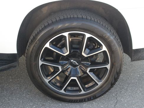 Used 2021 Chevrolet Suburban RST w/ Luxury Package image 38