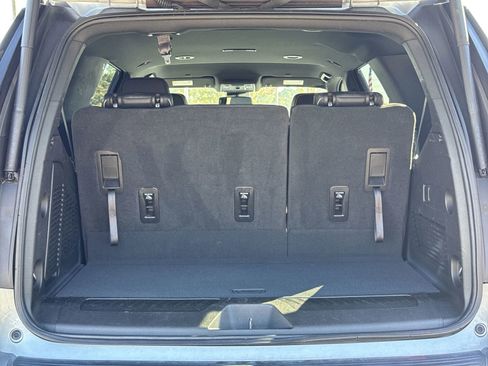 Used 2024 GMC Yukon SLT image 32