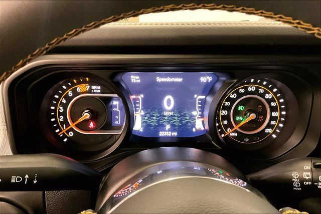 Used 2024 Jeep Wrangler Unlimited Sahara w/ Technology Group AWD/4WD image 27