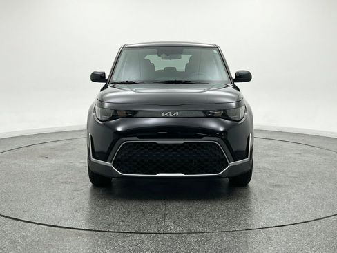 Used 2025 Kia Soul LX w/ LX Technology Package FWD image 2