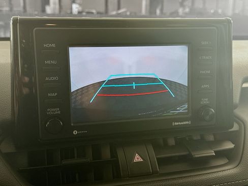 Used 2020 Toyota RAV4 LE FWD image 21