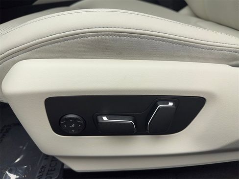 Used 2025 BMW i5 eDrive40i w/ M Sport Package image 46