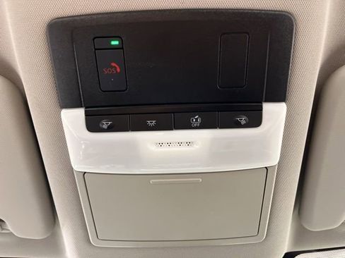 Used 2022 Nissan Rogue SV image 32