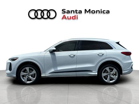 Used 2025 Audi Q5 Premium Plus w/ Premium Plus AWD/4WD image 5