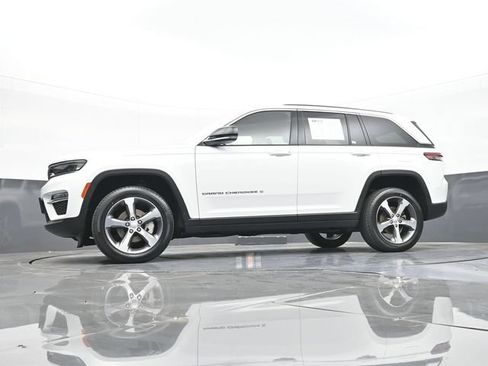 Used 2023 Jeep Grand Cherokee Limited AWD/4WD image 57