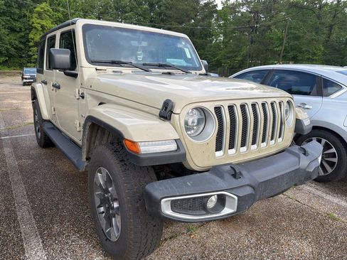 Used 2022 Jeep Wrangler Unlimited Sahara w/ LED Lighting Group AWD/4WD image 2