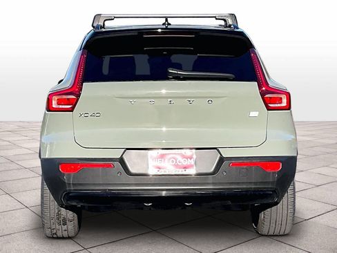 Used 2023 Volvo XC40 Recharge Ultimate image 7