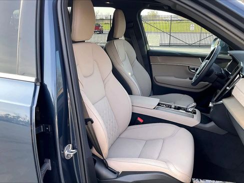 Used 2025 Volvo XC90 B5 Core w/ Protection Package Premier AWD/4WD image 10