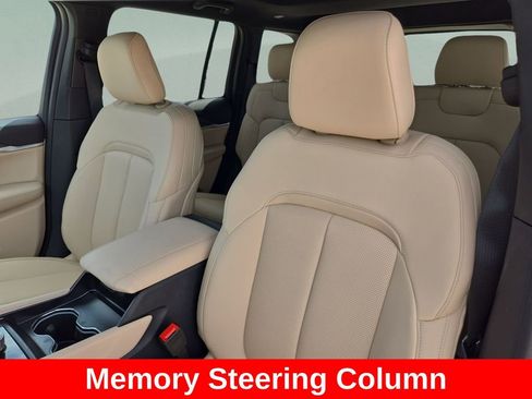 New 2026 Jeep Grand Cherokee Limited w/ Luxury Tech Group II RWD image 14