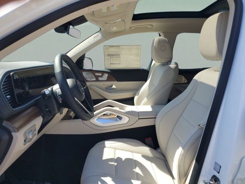 Certified 2026 Mercedes-Benz GLS 450 4MATIC image 17