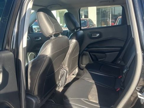 Used 2018 Jeep Compass Latitude w/ Popular Equipment Group image 10