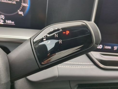 New 2025 Volkswagen Tiguan SE R-Line FWD image 26