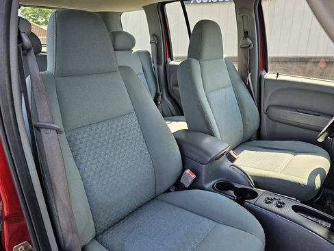 Used 2006 Jeep Liberty Sport AWD/4WD image 16