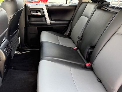 Used 2016 Toyota 4Runner SR5 Premium image 26