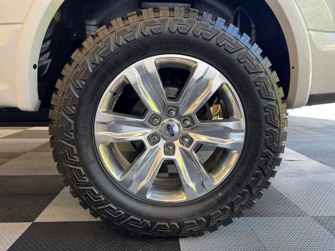 Used 2018 Ford F150 Platinum w/ Equipment Group 701A Luxury AWD/4WD image 32