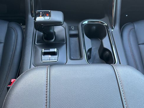 Used 2025 GMC Sierra 1500 AT4 w/ AT4 Premium Package image 5