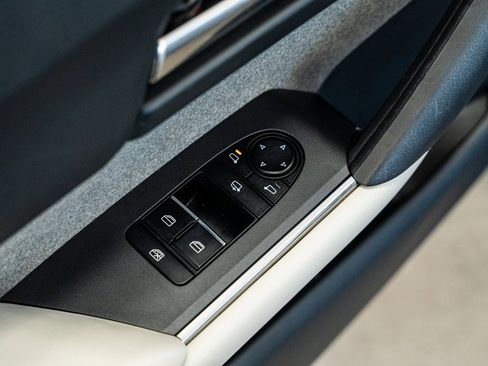 Used 2022 MAZDA MX-30 Electric w/ Premium Package image 32