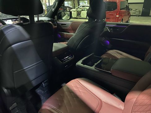 Used 2026 INFINITI QX80 Autograph AWD/4WD image 4