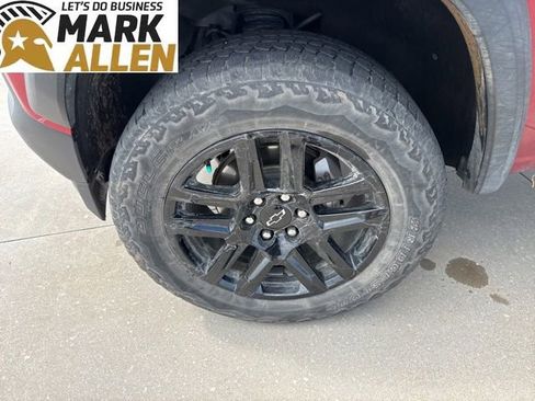 Used 2024 Chevrolet Colorado Trail Boss w/ Advanced Trailering Package AWD/4WD image 7