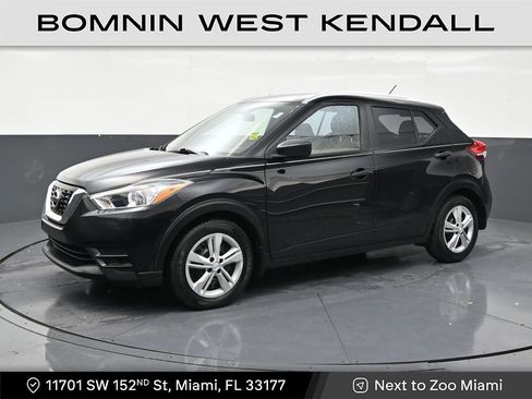 Used 2018 Nissan Kicks S FWD image 1