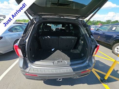Used 2025 Ford Explorer ST-Line w/ ST-Line Street Pack AWD/4WD image 9