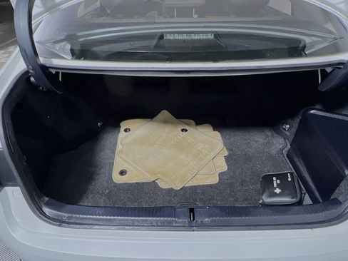 Used 2013 Lexus ES 300h image 34